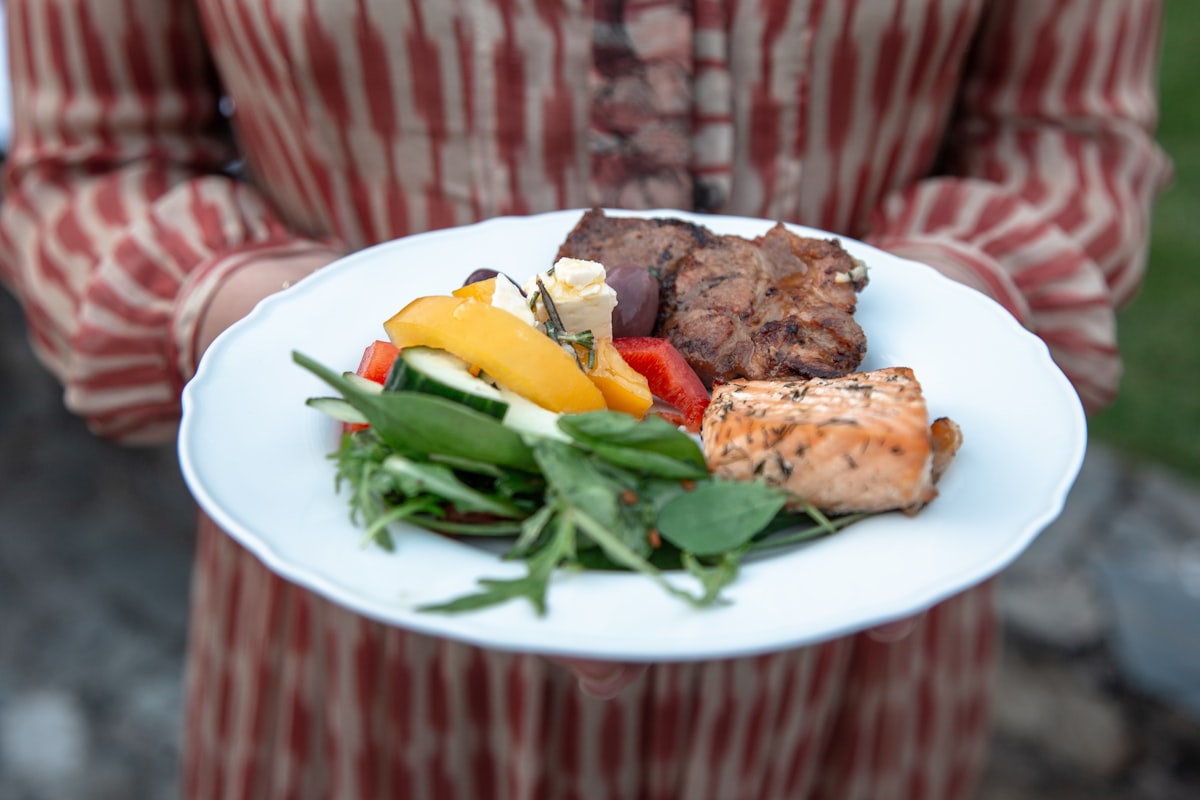 Licensed nutritionists creating personalized plans